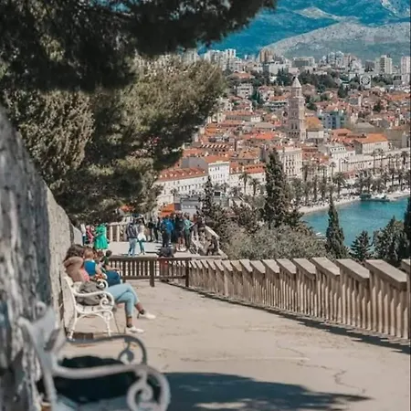 Old Town - Center Split